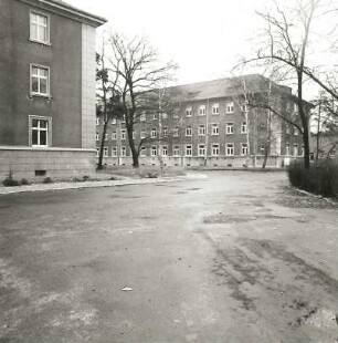 Cottbus, Paul-Hornick-Straße. Paul-Hornick-Kaserne (um 1936). Anlage mit Wohngebäuden. Ansicht von Südwesten