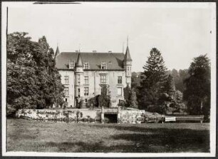 Valkenburg aan de Geul, Niederlande. Schloss Schaloen. Gartenansicht