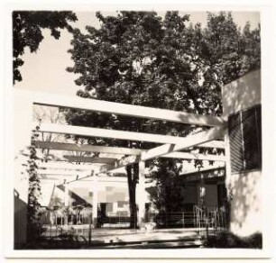 Hilton Hotel, Berlin-Tiergarten Grünflächen: Pergola