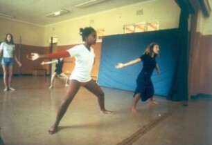 Nairobi. Michael-Grzimek-Schule. Kinder bei der Tanzprobe