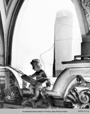 Innendekoration : Seitenwände des Kirchenraumes : Seitenaltäre