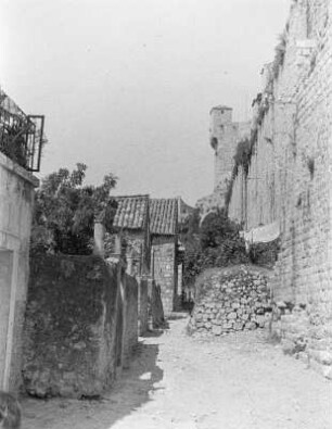 Dubrovnik, Gasse an der Stadtmauer
