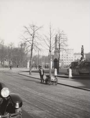 Leipzig, Roßplatz : Leipzig, Roßplatz mit Mägdebrunnen. Blick zum Europahaus