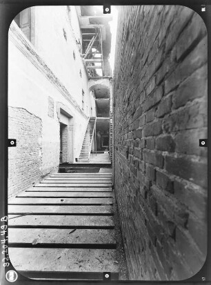 Schwarzburg. Schloß. Ruine des Hauptgebäudes. Innenansicht