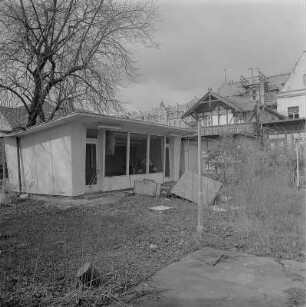 Dresden-Blasewitz, Schillerplatz 8. Desolater Pavillon im Biergarten des Gasthauses "Schillergarten"