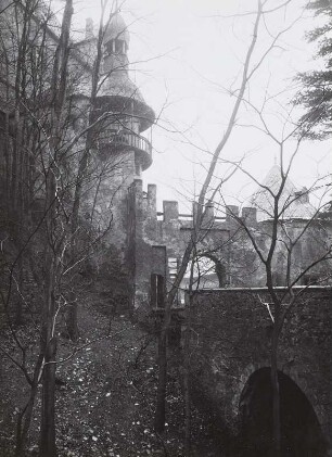Schloss Rochsburg, alter Torturm, Bastion und Grabenbrücke