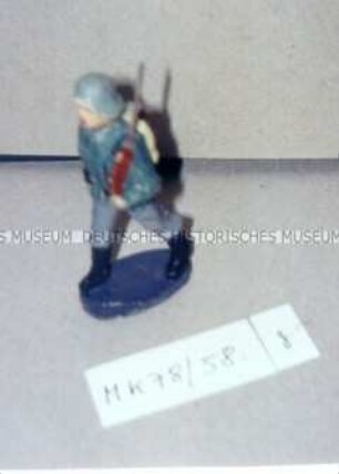 Soldat, marschierend