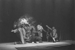 Szenenbilder aus "Sechse kommen durch die ganze Welt", Märchen von Christian Noack nach den Brüdern Grimm. Theater der Freundschaft Berlin, 05.10.1972