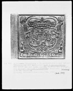 Ofen — Allianzwappen des Landgrafen Karl von Hessen-Kassel und der Marie Amalia