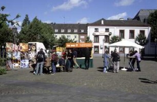 Platz mit Umfragestand