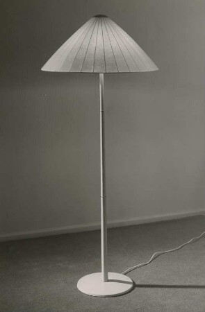Stehlampe "Nr. 1210" der Vereinigten Werkstätten für Kunst im Handwerk
