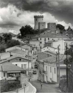 Typisches Bergdorf im Hinterland der Küste des Cilento in Süditalien, Castelnuovo Cilento