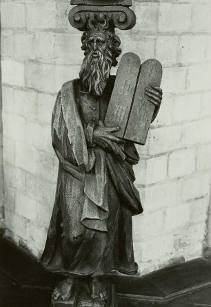 Moses mit den Gesetzestafeln als Kanzelträger : Bützow