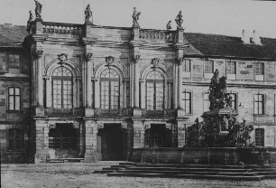 Bayreuth, Neues Schloss, Mittelrisalit. Joseph Saint-Pierre