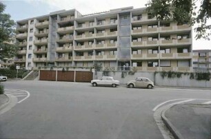 Freiburg: Studentenwohnhaus; Eingang; Straßenseite