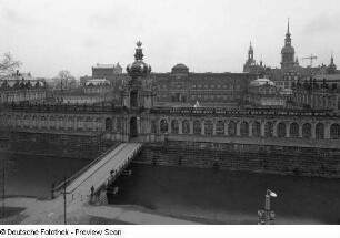 Dresden-Altstadt. Zwinger (1709-1728; M. D. Pöppelmann, B. Permoser)