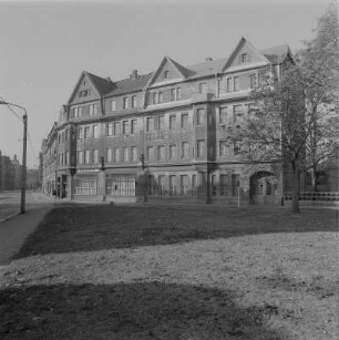 Dresden-Pieschen, Osterbergstraße 26/24. Wohn- und Geschäftshaus (Sparkasse, um 1910). Straßenansicht
