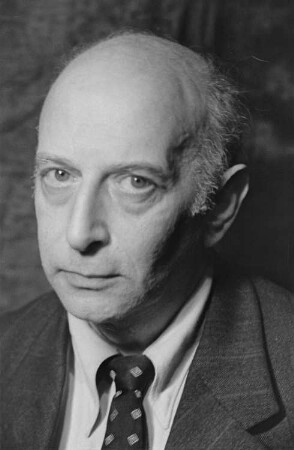 Porträtaufnahmen des Schriftstellers Rudolf Leonhard : aufgenommen anlässlich des 1. Deutschen Schriftstellerkongress vom 4.-8.10.1947 in Berlin