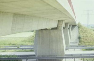 Überführung Gem.-Str. über A 7 (km 292+486) Nieders.