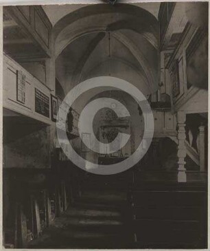 Gemeinderaum und Chor der evangelischen Kirche Rothkirch