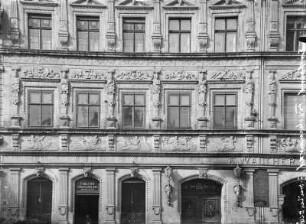 Erfurt. Haus zum Breiten Herd. Fassadendetail