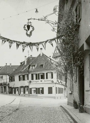 Esslingen, Gebäude : Esslingen. Blick zum Verlagsgebäude der "Eßlinger Zeitung"
