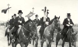 Osterreiter in Wittichenau : Gesellschaftliche Volkskultur - Frühling. Ort: Kulow / Wittichenau. Osterreiter der Wittichenauer Kirchgemeinde.