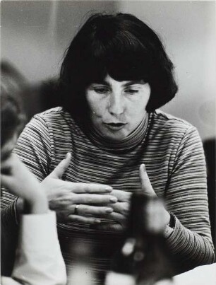 Renate Holland-Moritz in Pablo-Nerudo-Bibliothek Berlin
