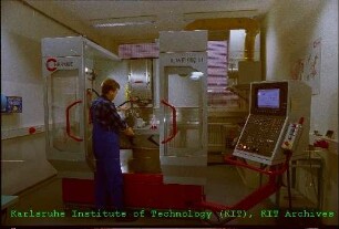 Universal-Werkzeugfräsmaschine der Hauptabteilung Versuchstechnik (HVT)