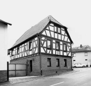 Karben, Alte Heerstraße 12