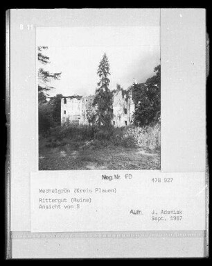 Neuensalz-Mechelgrün. Ehemaliges Wasserschloss Mechelgrün (12. Jahrhundert; 1670 Wiederaufbau nach Brand; 1728 Umbau). Ansicht von Süden