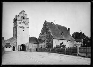 Dinkelsbühl. Nördlinger Tor und alte Stadtmühle