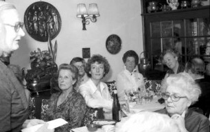 Untermünstertal: Gruppen beim Dinner