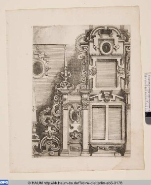 Zweigetheiltes Fenster mit Aufsatz