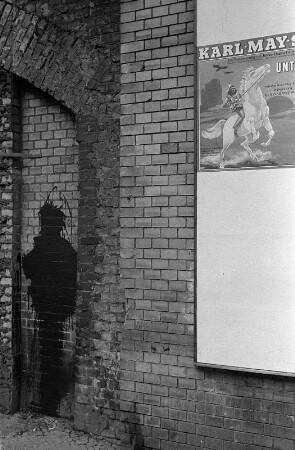 Westberlin : Westberlin, Charlottenburg, Savigny Platz, Grafitti: Richard Hambleton (N.Y.); siehe 893_, 923_, 924_, 911_, 934_