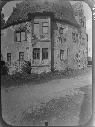 Triptis-Oberpöllnitz. Ehem. Landschloß (wohl 1414, Umbau E. 16. Jh. / A. 17. Jh.). Ansicht von Südwest
