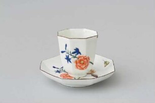 Becher mit Unterschale
