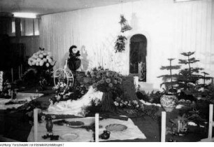 Dresden, Kurt-Fischer Platz (Olbrichtplatz), Nordhalle, Weihnachtsmesse 1953, Herstellung und Verpackung von Dresdner Weihnachtsstollen, November 1953