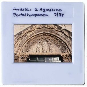 Andria, S. Agostino : Westportal, Tympanon