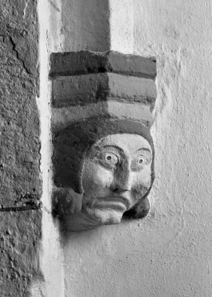 Konsole mit Männerkopf