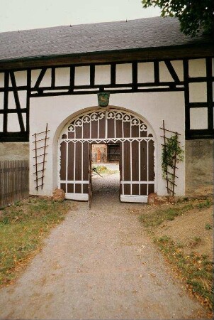 Hof wie voriges Bild, Hofeinfahrt, Hoftor