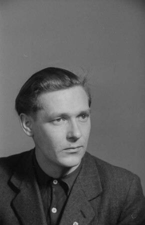 Porträtaufnahmen von Hans Siebter (Leiter der Pädagogischen Hochschule Berlin), Wolfgang Groth (Leiter der HA Unterricht und Erziehung im Ministerium für Volksbildung), Hans-Joachim Laabs (Minister für Volksbildung des Landes Mecklenburg) : Porträt von Hans-Joachim Laabs