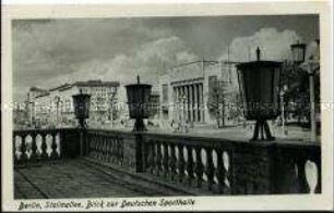 Die Deutsche Sporthalle an der Stalinallee
