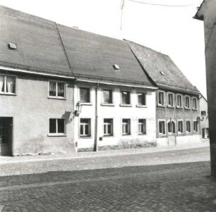 Colditz, Untermarkt 7/9. Wohnhäuser (um 1800 (Nr. 7), 1797 (Nr. 9)). Straßenansicht