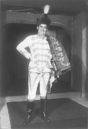 Prinz Methusalem. Operette in drei Akten von Bela Jenbach und Peter Herz, Musik von Johann Strauß (Arrangement Karl Pauspertl). Staatsschauspiel Dresden, Dresdner Erstaufführung 04.10.1931 unter Leitung von Fritz Busch : Martin Kremer als Prinz Methusalem