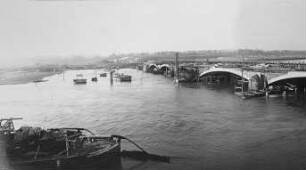 Hochwasser der Weser während der Bauzeit des Wasserstraßenkreuzes Minden