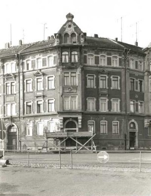 Meißen-Altstadt, Uferstraße 2. Wohnhaus (bezeichnet 1894). Eckansicht