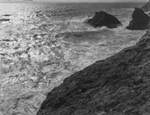 Brandung bei Port Donnant : Meeresbrandung und Küste bei Port Donnant