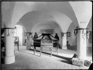 Jagsthausen Schloss Götzenburg Eingangshalle