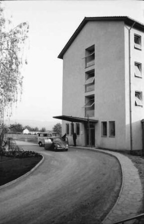 Bad Krozingen: Anfahrt zum Sanatorium